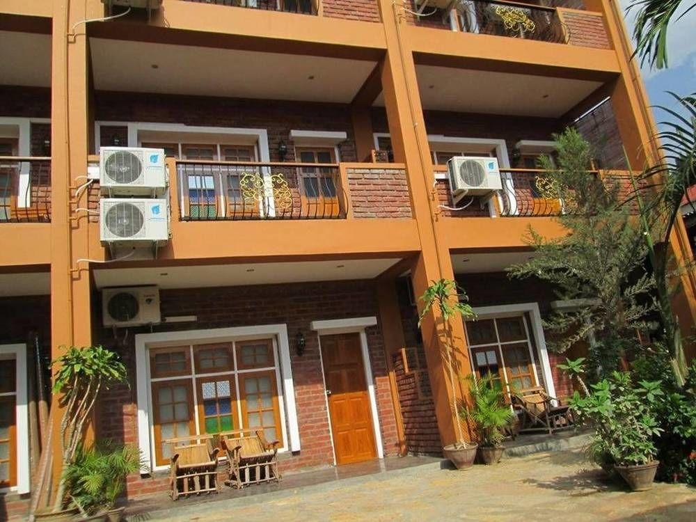 Teak Wood Hotel Nyaung Shwe Buitenkant foto