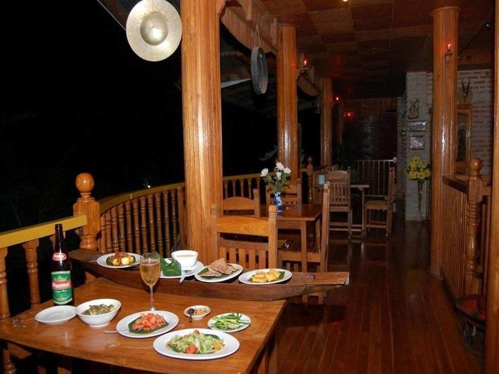 Teak Wood Hotel Nyaung Shwe Buitenkant foto