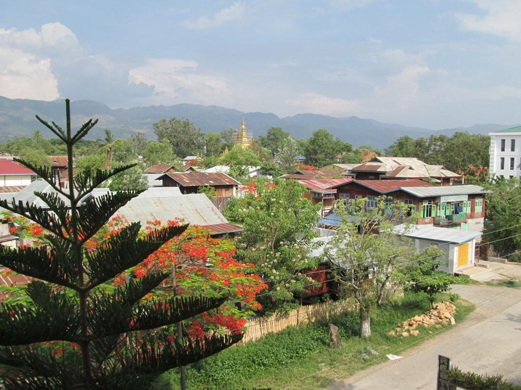 Teak Wood Hotel Nyaung Shwe Buitenkant foto