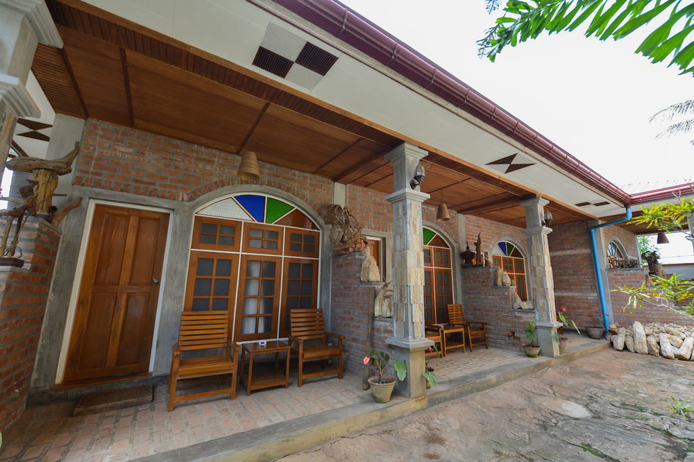 Teak Wood Hotel Nyaung Shwe Buitenkant foto