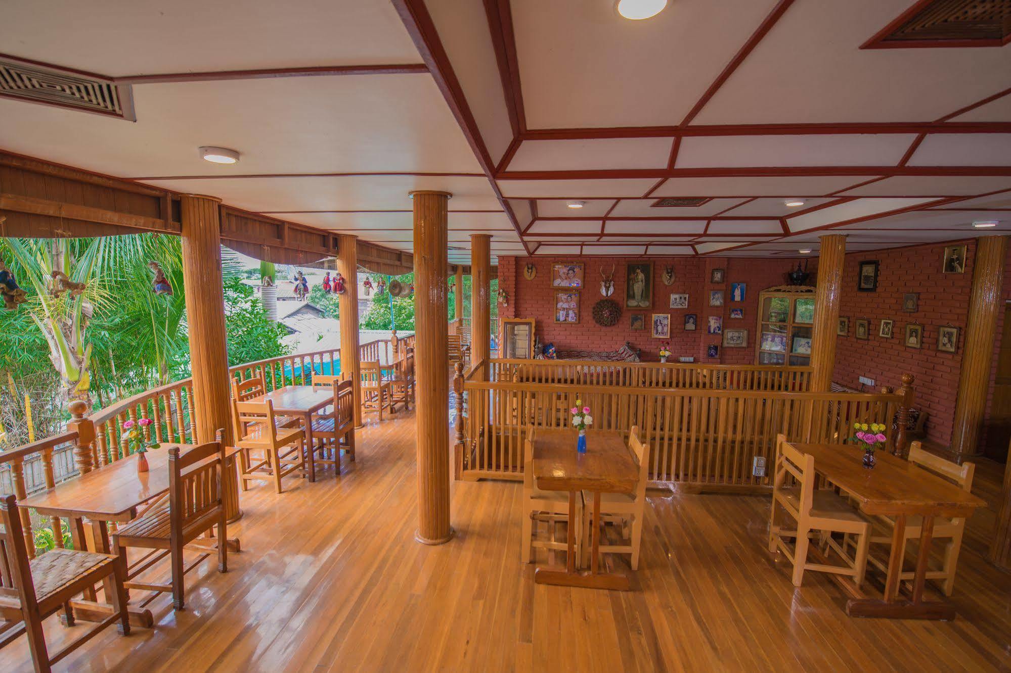 Teak Wood Hotel Nyaung Shwe Buitenkant foto