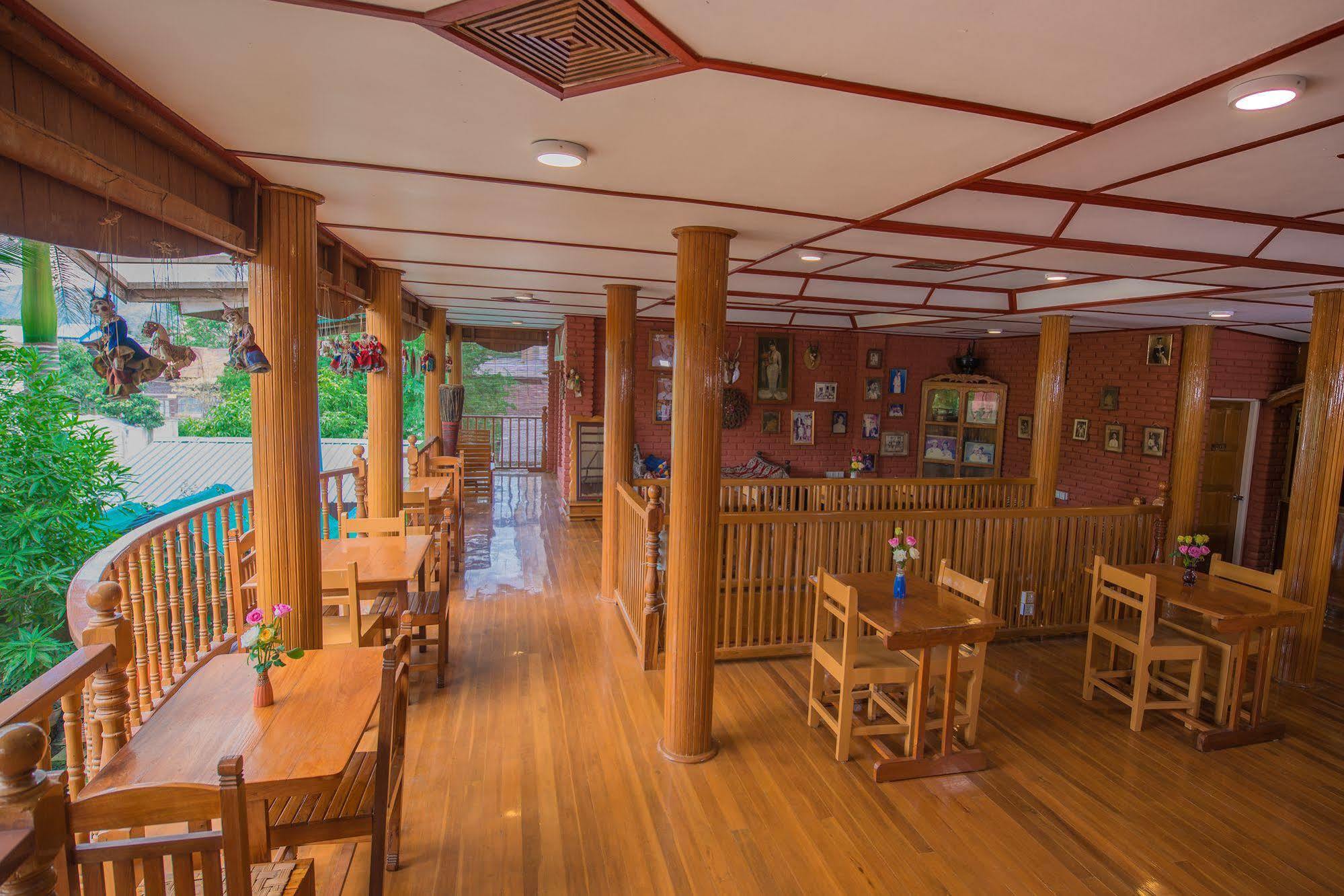 Teak Wood Hotel Nyaung Shwe Buitenkant foto