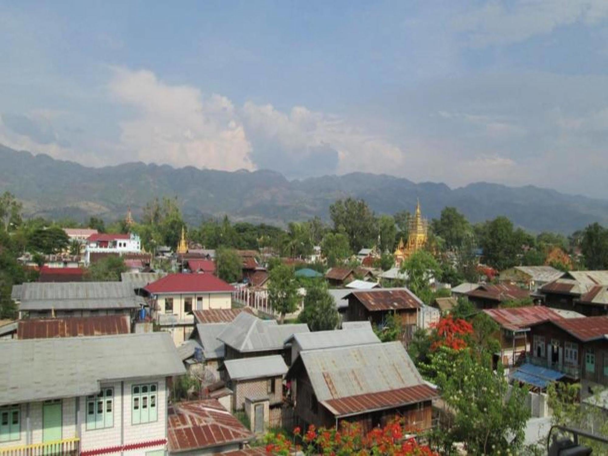 Teak Wood Hotel Nyaung Shwe Buitenkant foto